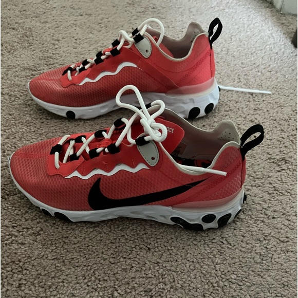 Nike AirMax React - Picture 2 of 3